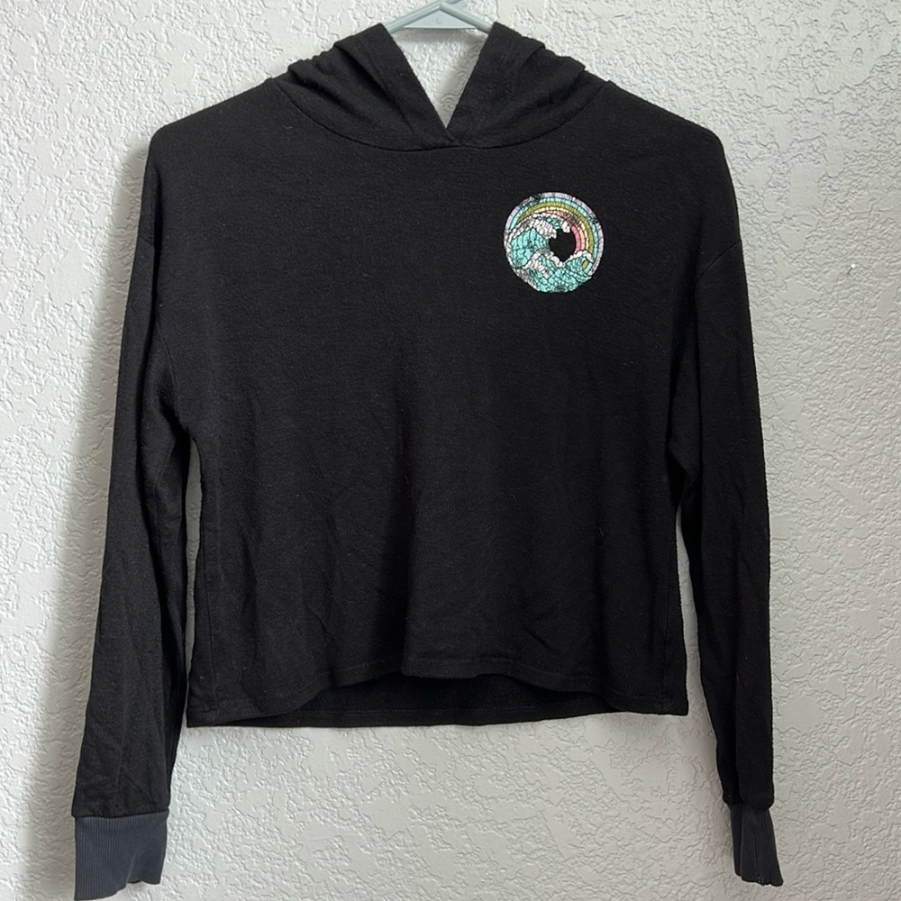 Hooded art class wave shirt